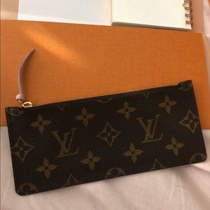 Louis Vuitton insert